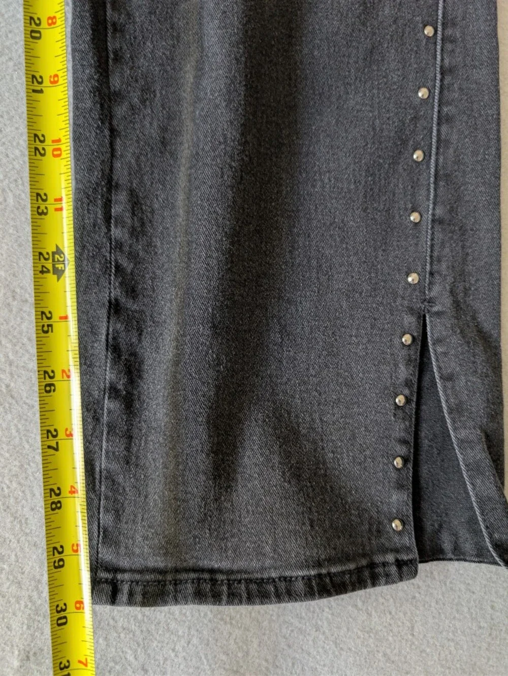 Women's Studded Split Hem Relaxed Straight Black Denim High Rise Jeans Sz 4